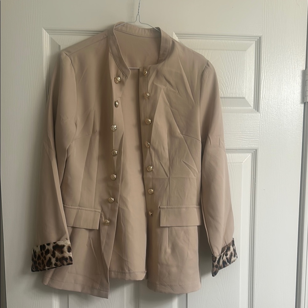 SHEIN Cream Blazer with Notched Lapel and Tailored Fit